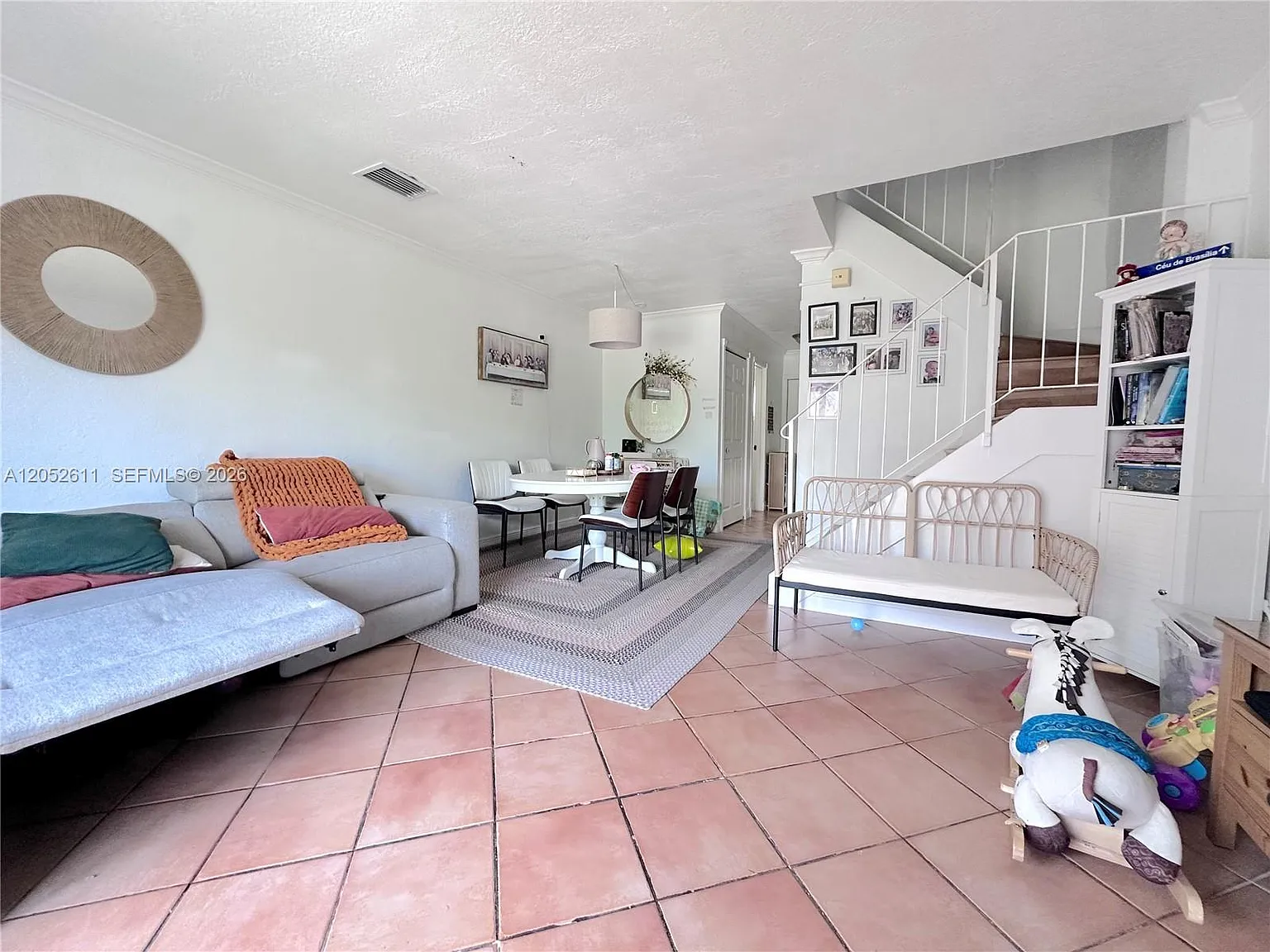 Villas Of Pinecrest Condo — Photo 2