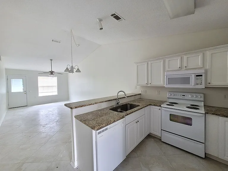 9623 Cobblebrook Dr — Photo 8