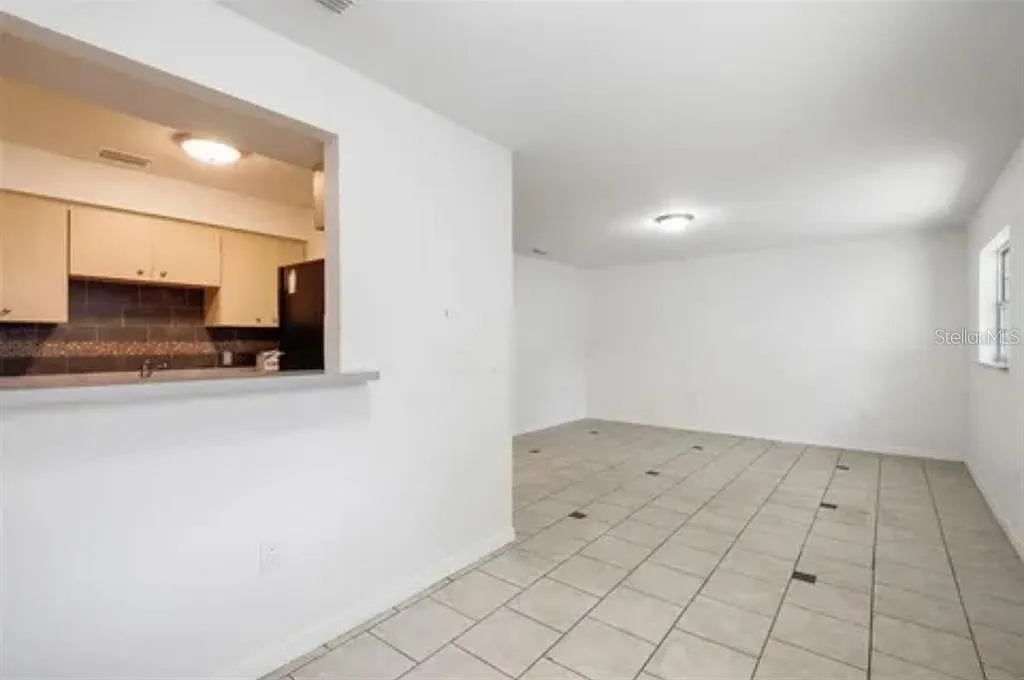 2 bed, 1.0 bath, 907 sqft, $1,350 — Photo 2