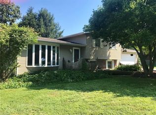 5521 Hazlett Dr NE, Magnolia, OH 44643