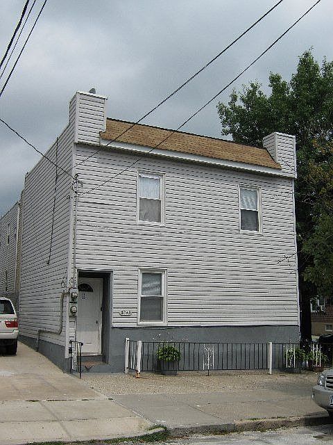 1st image of 3245 Philip Ave