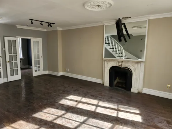 231 East 62nd Street image 23 of 25