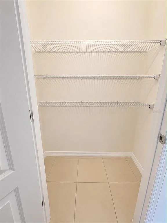 4 bed, 2.0 bath, 1828 sqft, $2,300 — Photo 3