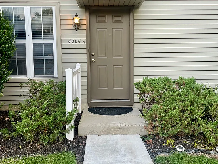 4205A Burryport Way #4205ABURRYPORTWAY — Photo 2