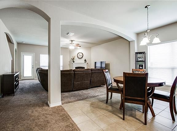3rd image of 720 Lariat Ln