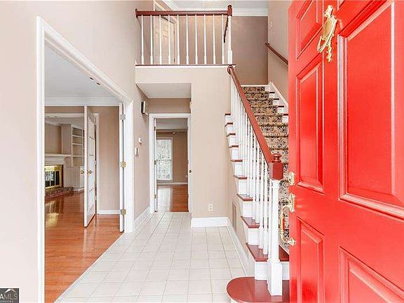 4th image of 1501 Larson Way SW