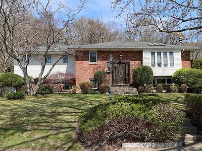80 Lauren Avenue, Dix Hills, NY, 11746