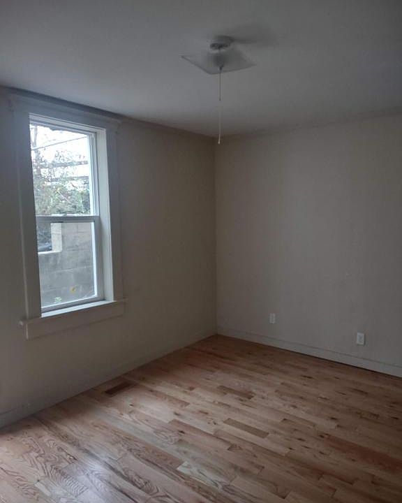 2nd image of 354A Elmwood Ave