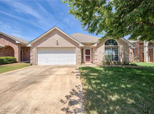 6020 Portridge Dr, Fort Worth, TX 76135