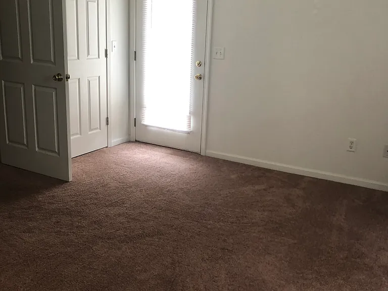 1045 Redbud Rd #7 — Photo 3