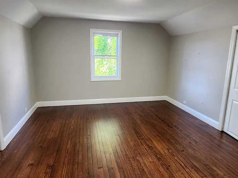 619 W Blancke St — Photo 9