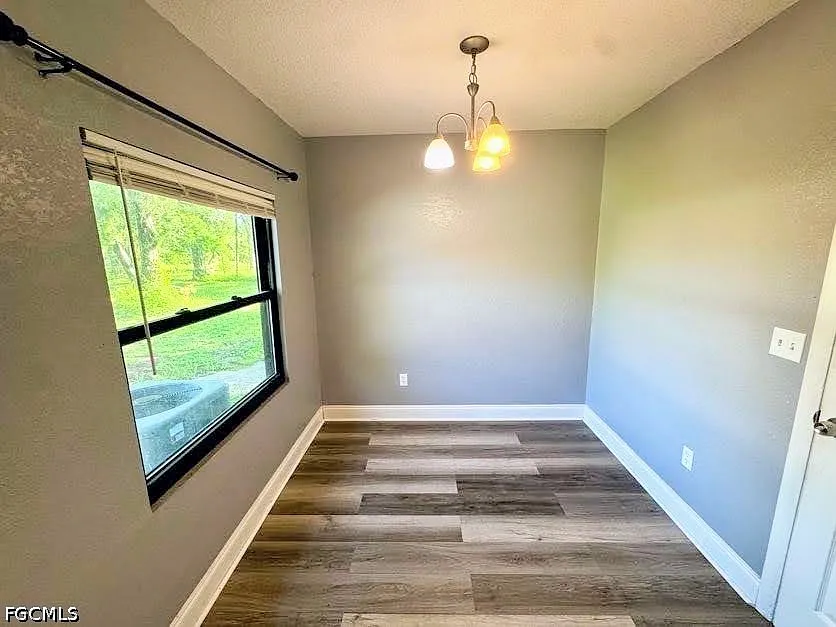 3 bed, 2.0 bath, 1192 sqft, $1,800 — Photo 4