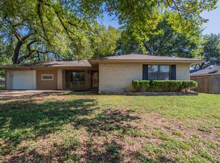 1202 Crestridge St, Ennis, TX 75119