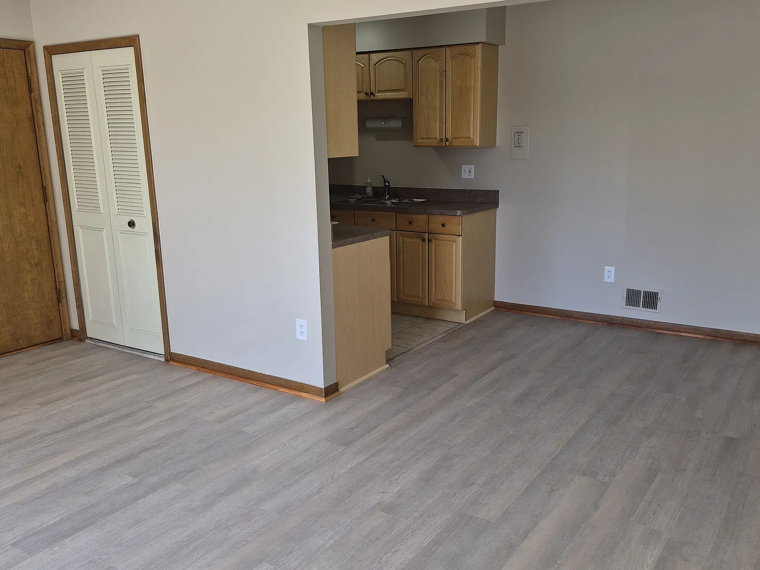 1 bed, 671 sqft, $1,150 — Photo 4