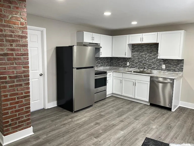 2042 Quail St #4 — Photo 2