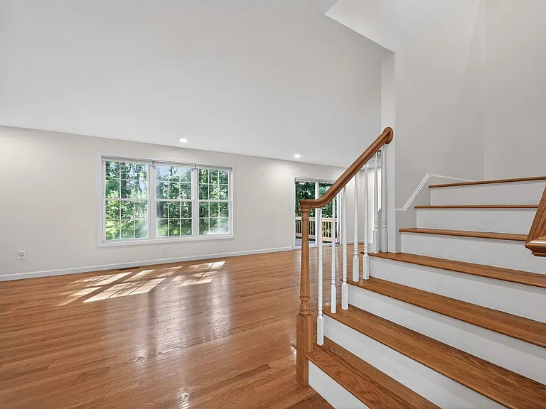 6 Whitman Ln — Photo 8