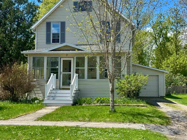 7 Crescent St, Canton, NY 13617