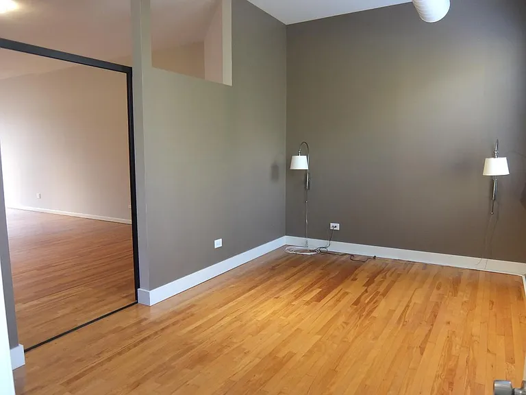 400 N Racine Ave #220 — Photo 7