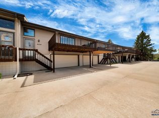 4204 Foothill Dr, Rapid City, SD 57702