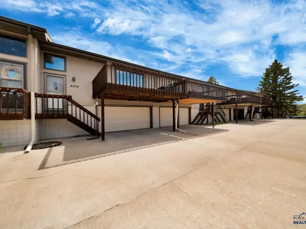 4204 Foothill Dr, Rapid City, SD 57702