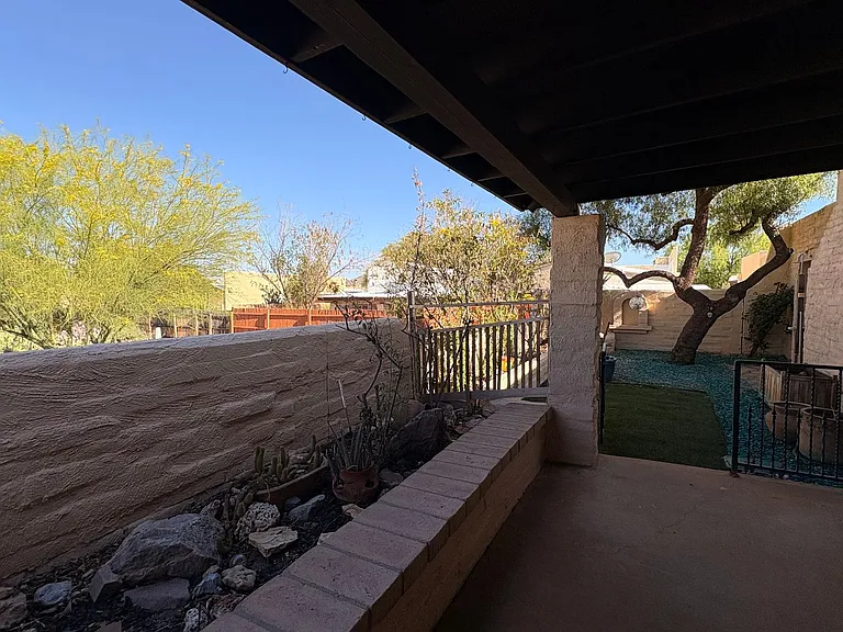 2371 W Calle Retana — Photo 24