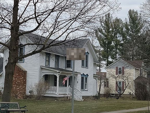 5th image of 320 Blythe Ave