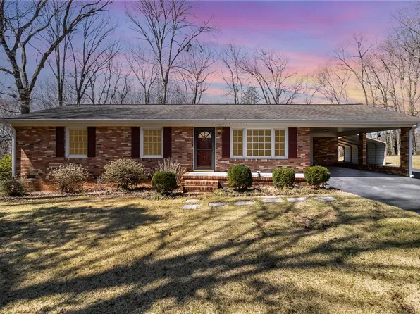 234 Oakwood Dr, Easley, SC 29640