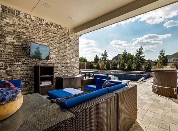 3rd image of 7481 Longmont Ct