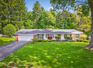18 Woodberry Rd, New Hartford, NY 13413
