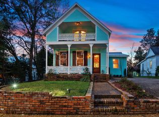 910 Calhoun Ave, Ocean Springs, MS 39564