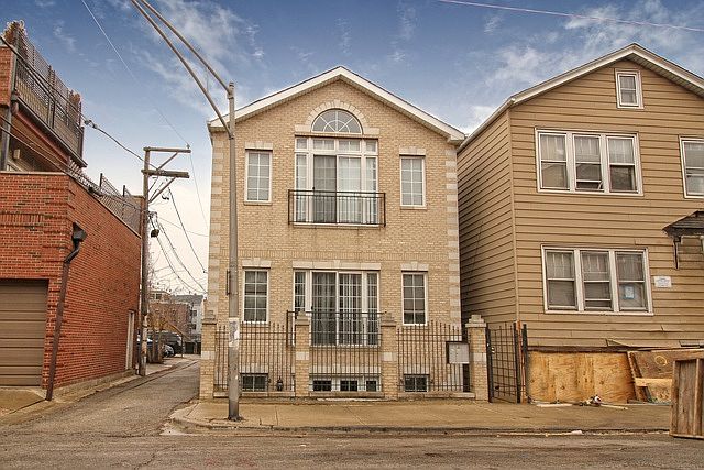 1st image of 710 N Willard Ct #1