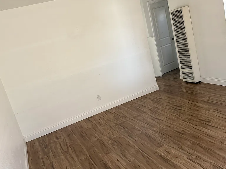 141 Starr Ave — Photo 6