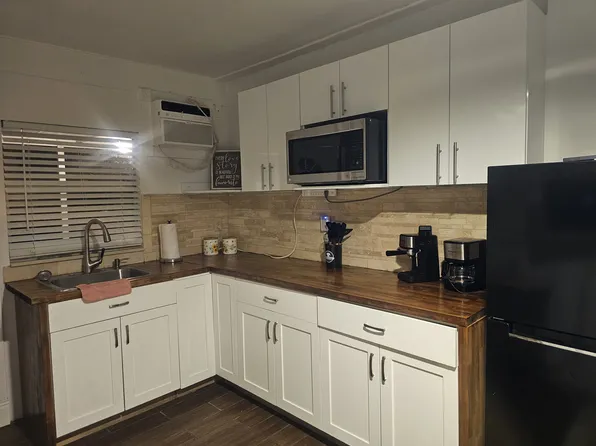 (undisclosed Address), Hallandale, FL 33009
