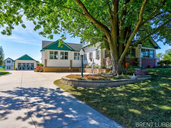 6348 Ransom St, Zeeland, MI 49464