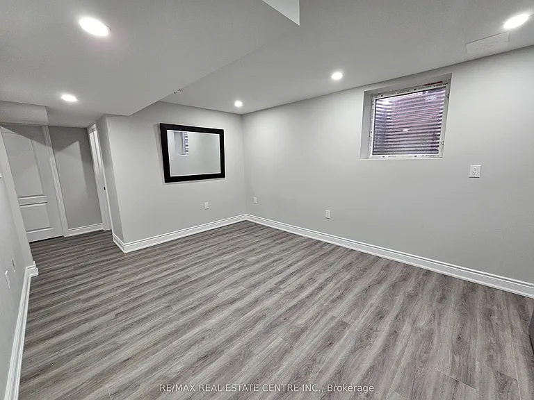 180 Giddings Cres #BASEMEN — Photo 6