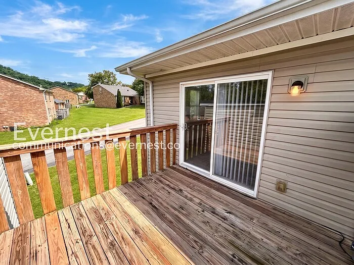 701 Vineland Ct — Photo 22
