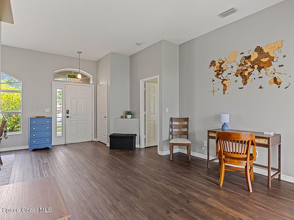 2nd image of 2425 Tuscarora Ct