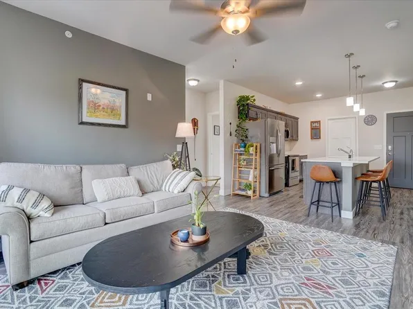 1501 North Windsor Avenue #204, Cottage Grove, WI 53527