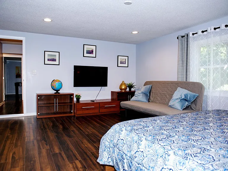 9207 W 50th Ter — Photo 32