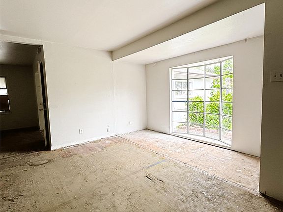 3rd image of 3124 Modree Ave