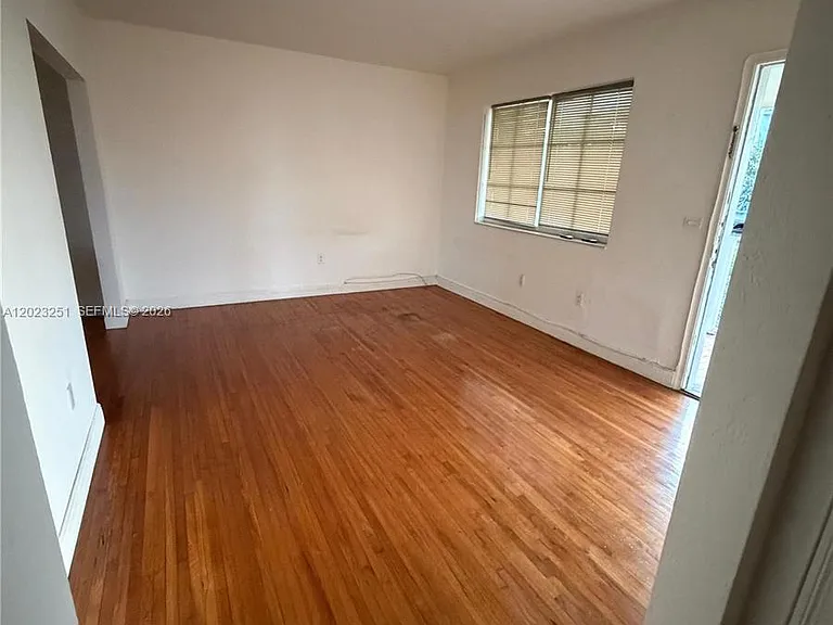 2200 Calais Dr #5 — Photo 4