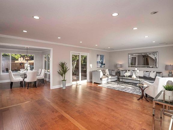 5th image of 228 Liebre Ct
