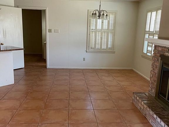 4th image of 2318 River Oaks Cir