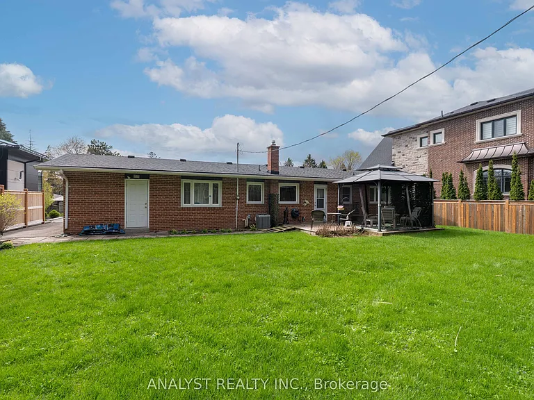 104 Cardish St — Photo 7