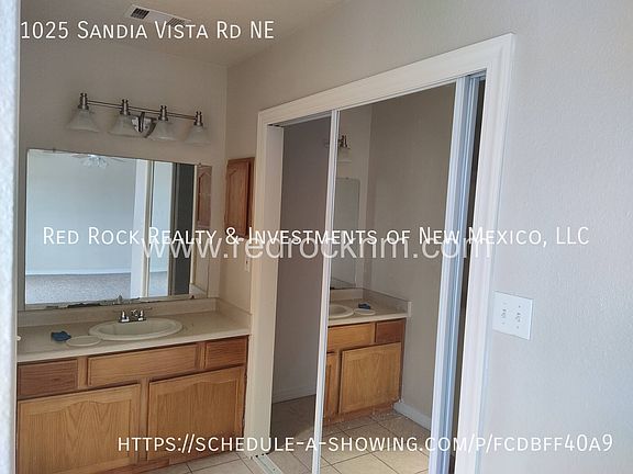 4th image of 1025 Sandia Vista Rd NE
