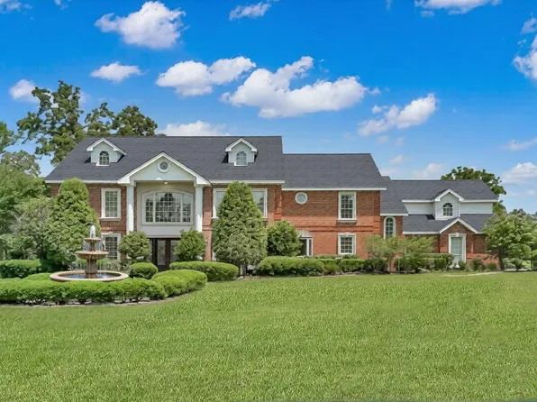 15203 Wildwood Cir, Magnolia, TX 77354