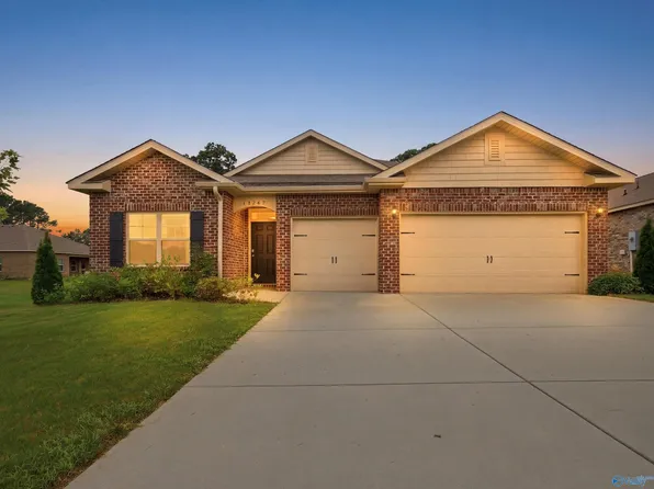 14207 Leadenhall Ln, Athens, AL 35613