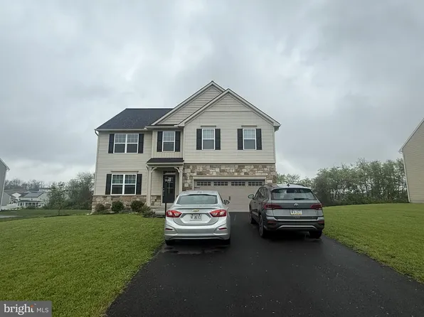 875 Ashfield Dr, Carlisle, PA 17015