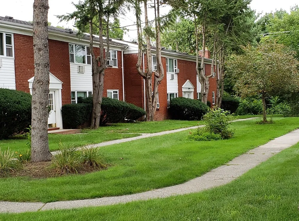 1 bed, 735 sqft, $1,595 — Photo 1