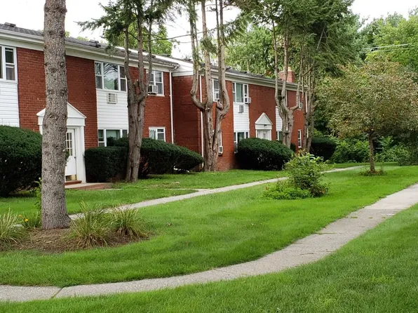 37 Rhobella Dr #37, Poughkeepsie, NY 12603